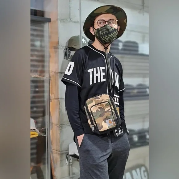 Carhartt Cross Body - Picture 7 of 7